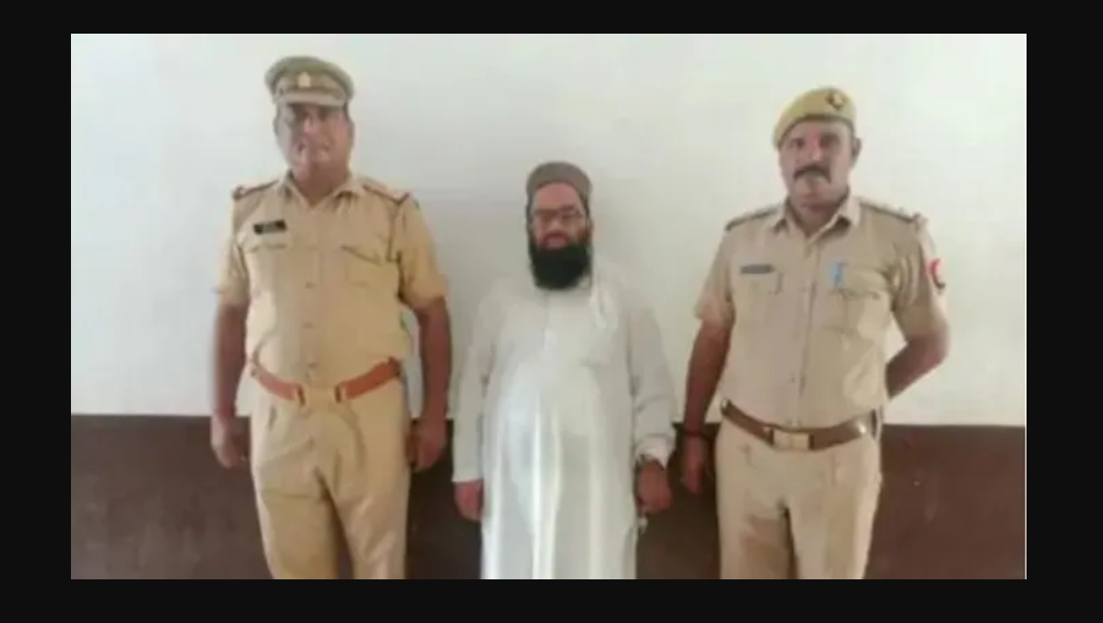 کپڑے اتارو اور بستر پر لیٹو،تعویذ لینے گئی خاتون سے "مولانا” کی ڈیمانڈ