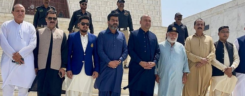 قائد حزب اختلاف سندھ کی اراکین کے ہمراہ مزار قائد پر حاضری