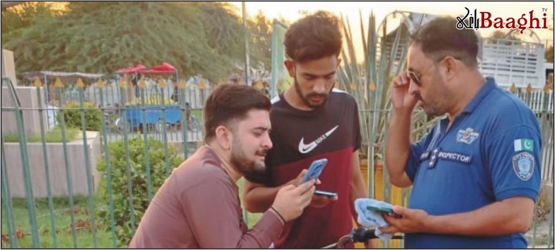 وہاڑی:ٹریفک قوانین کی خلاف ورزی پر اب مذاق نہیں چلے گا، سینکڑوں کو جرمانے،لائسنس کینسل