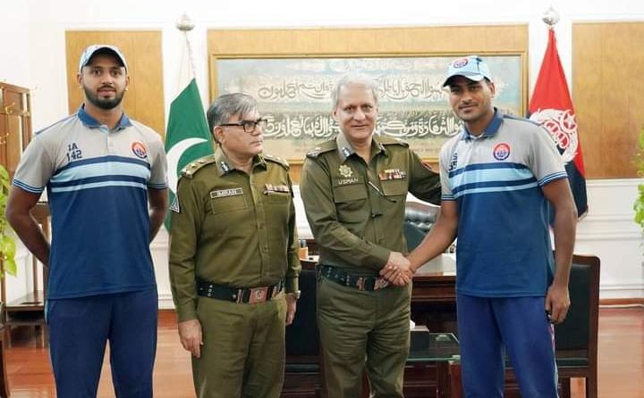 پنجاب پولیس کے 2 جوان لاہور قلندرز کی ٹیم کے دورہ زمبابوے میں منتخب