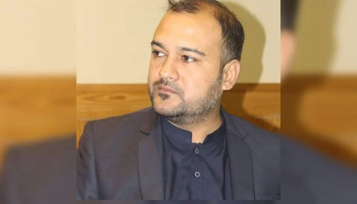 یونیورسٹی روڈ اکھاڑ دیا ، 15منٹ کا سفر گھنٹوں میں طے ہوتا ہے، علی خورشیدی