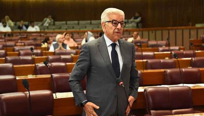 نوازشریف کوشش کرتے ہیں کہ چیزیں ساری صلح صفائی کے ساتھ ہوں،خواجہ آصف