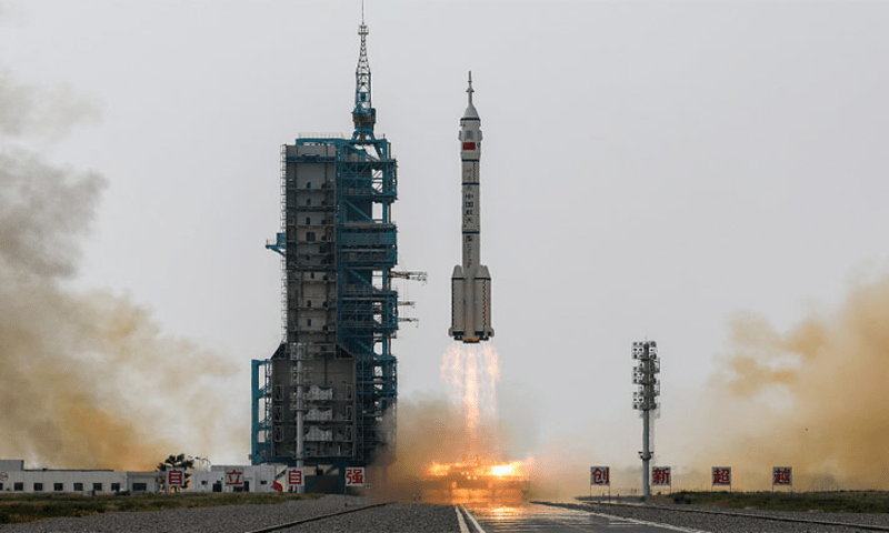 چین کا انسان بردار خلائی مشن روانہ