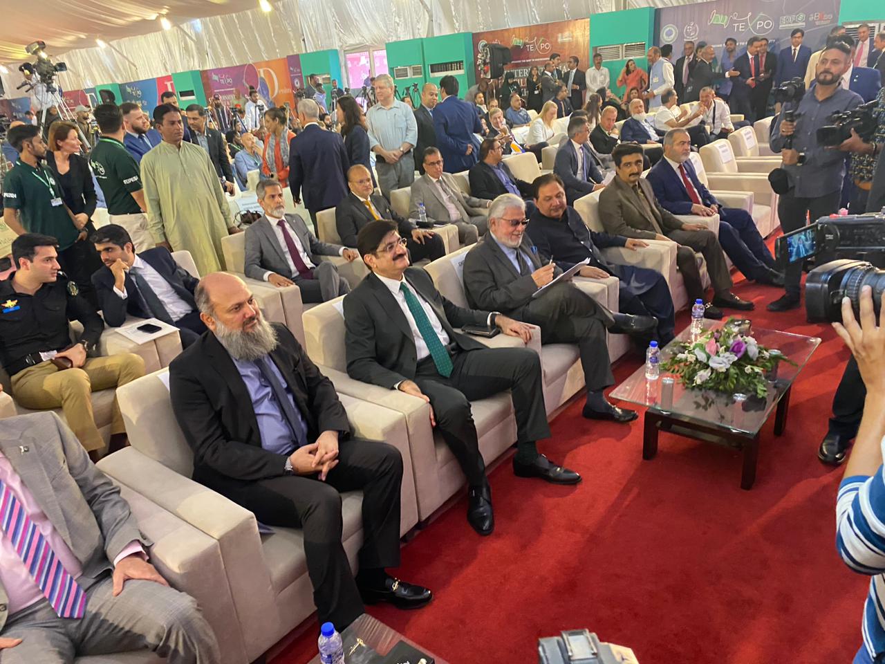 پاکستان کی 5ویں بین الاقوامی ٹیکسٹائل اور لیدر نمائش کا کراچی میں افتتاح