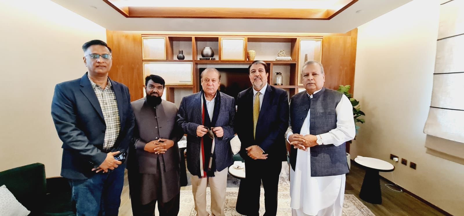 نواز شریف دبئی پہنچ گئے،پاکستانی سفیر نے کیا استقبال