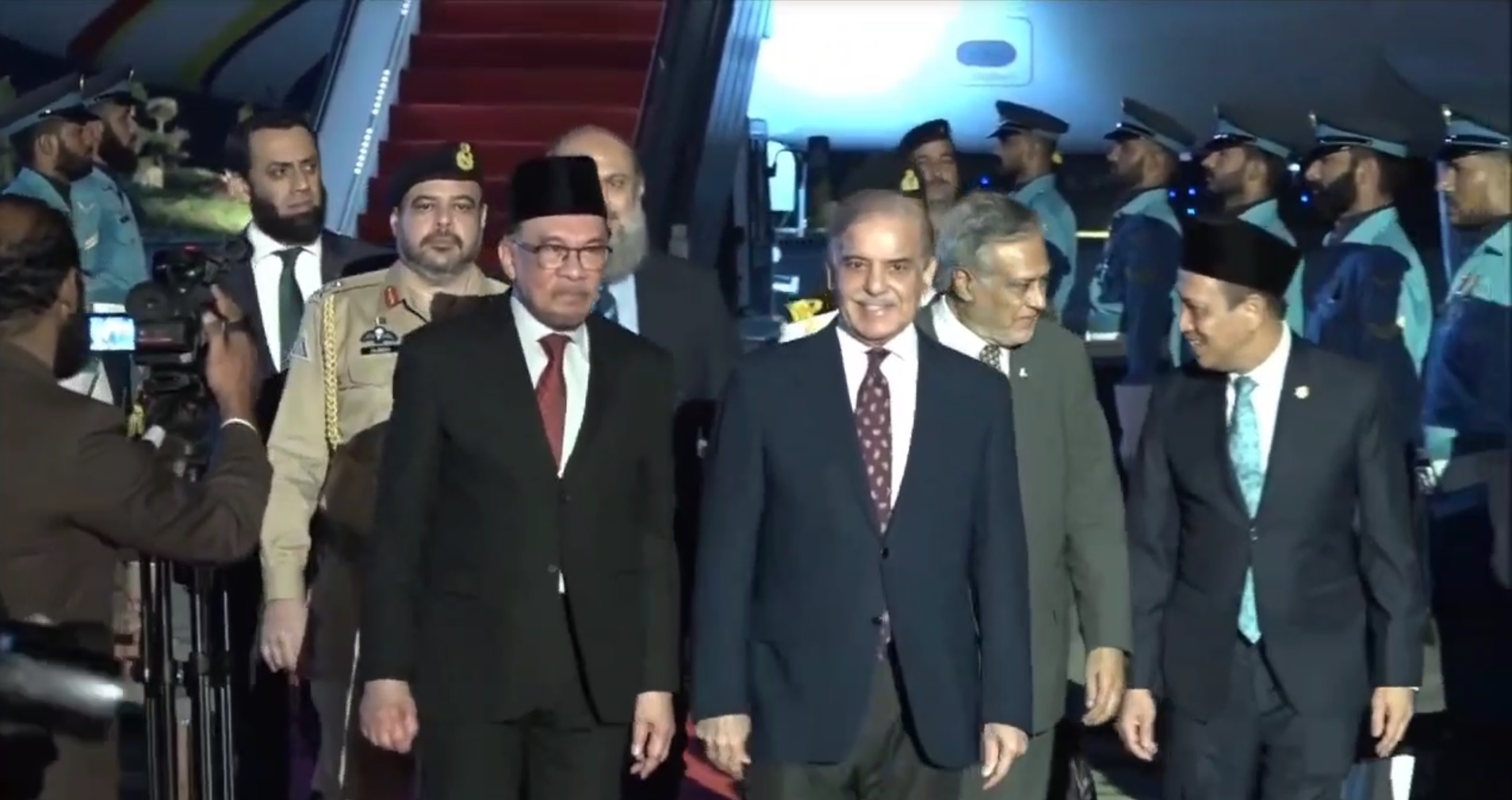 ملائیشیا کے وزیراعظم کا پاکستان دورہ: دوطرفہ تعلقات میں نئی روح پھونکنے کی کوشش