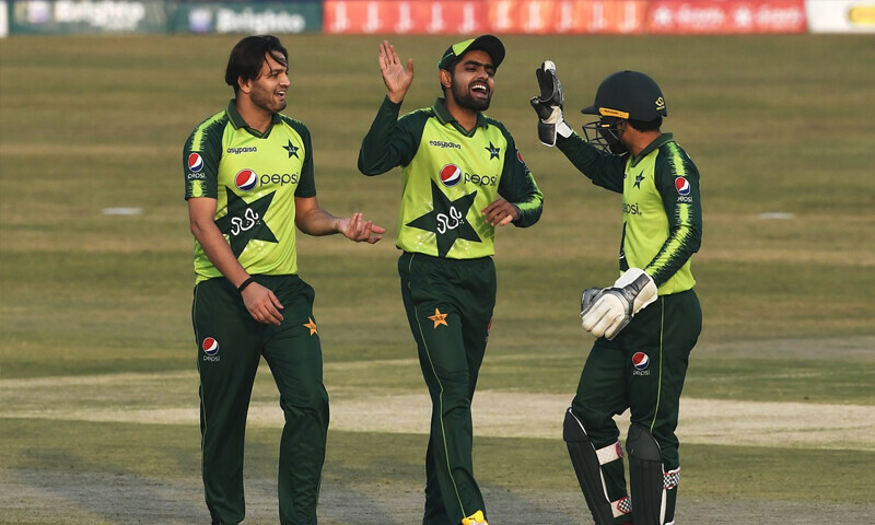 کرکٹرعثمان قادر بہترمستقبل کیلئے آسٹریلیا چلے گئے