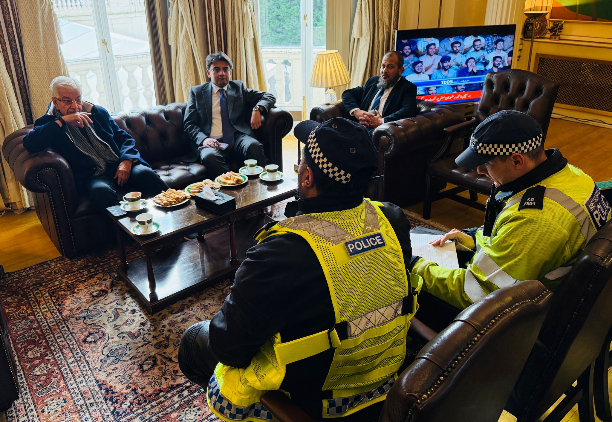 چھری سے قتل کی دھمکی دی گئی،خواجہ آصف نے پولیس کو رپورٹ کر دیا