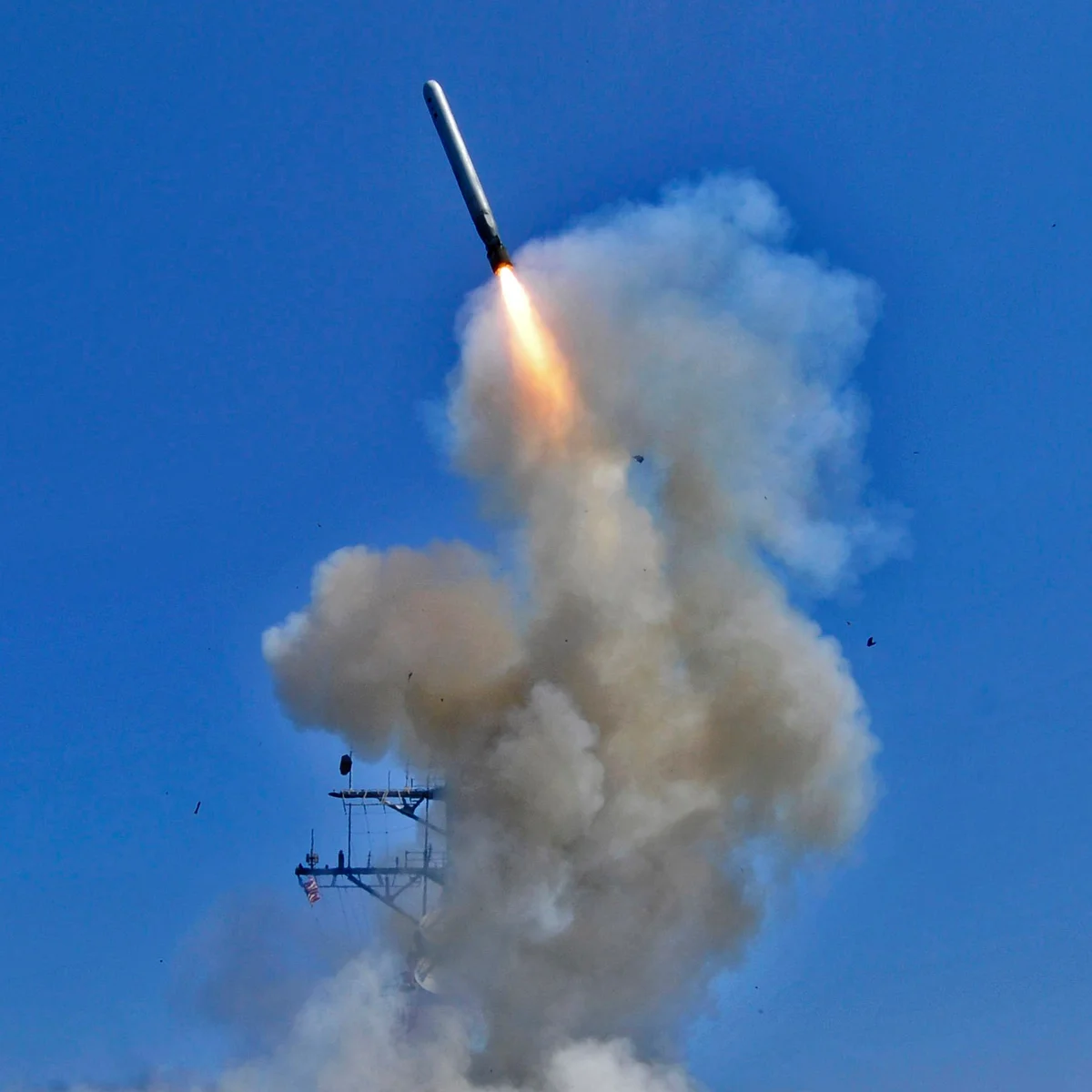 امریکا کا ہائپر سونک میزائل کا تجربہ: ٹرمپ کی جنگوں کے خاتمے کی یقین دہانی