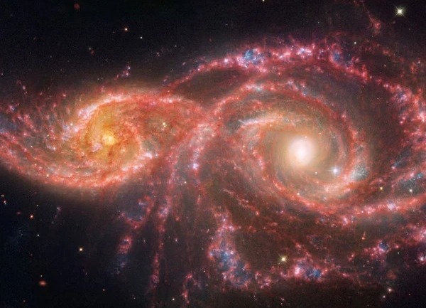 خلاء  میں دو آنکھوں جیسی کہکشاؤں کی تصویر جاری