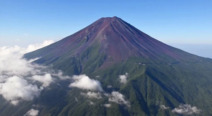 جاپان کا سب سے اونچا پہاڑ ماؤنٹ فیوجی بھی موسمیاتی تبدیلیوں کی زد میں