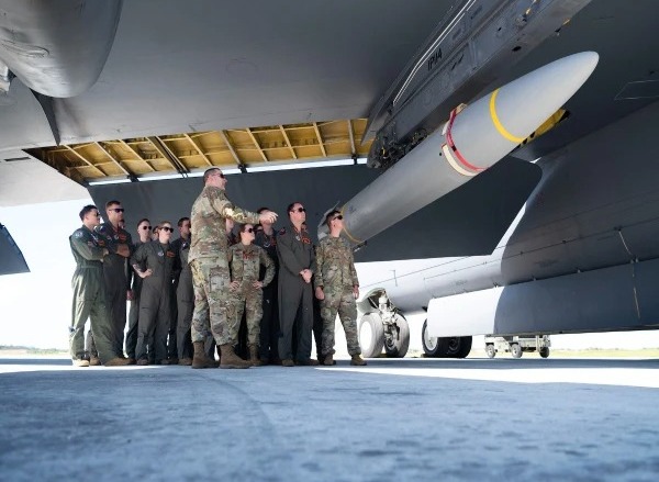 امریکا ہائپر سونک میزائل تجربے کیلئے تیار، برطانوی میڈیا کا دعویٰ