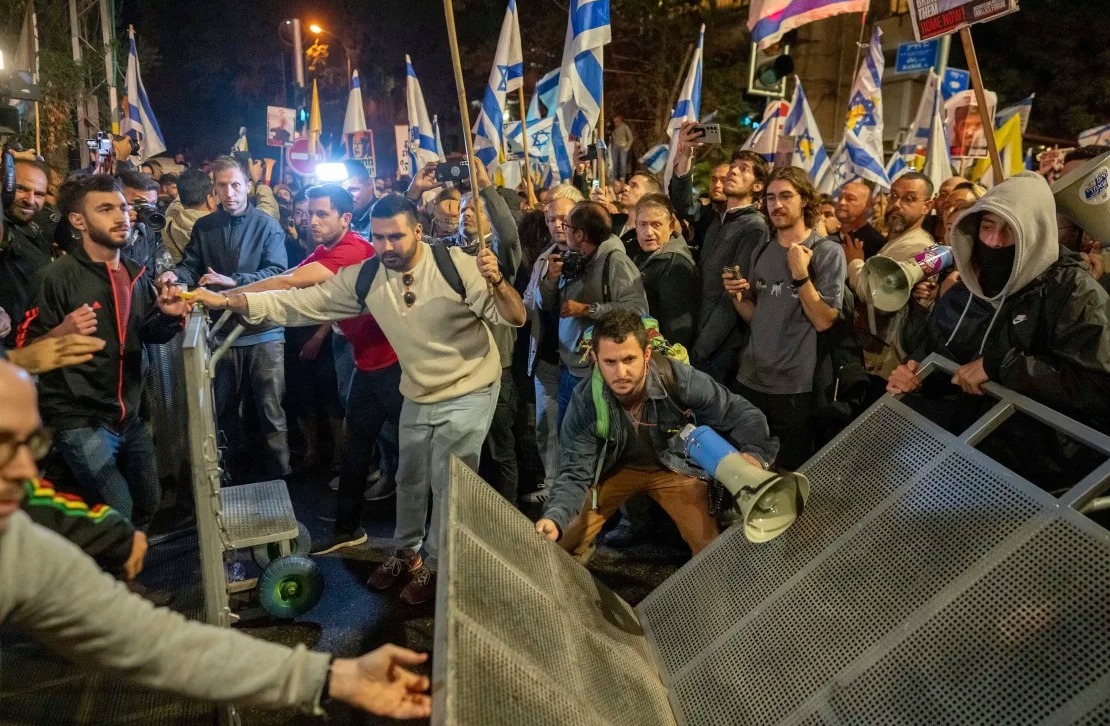 وزیر دفاع کی برطرفی نیتن یاہو کو مہنگی پڑ گئی