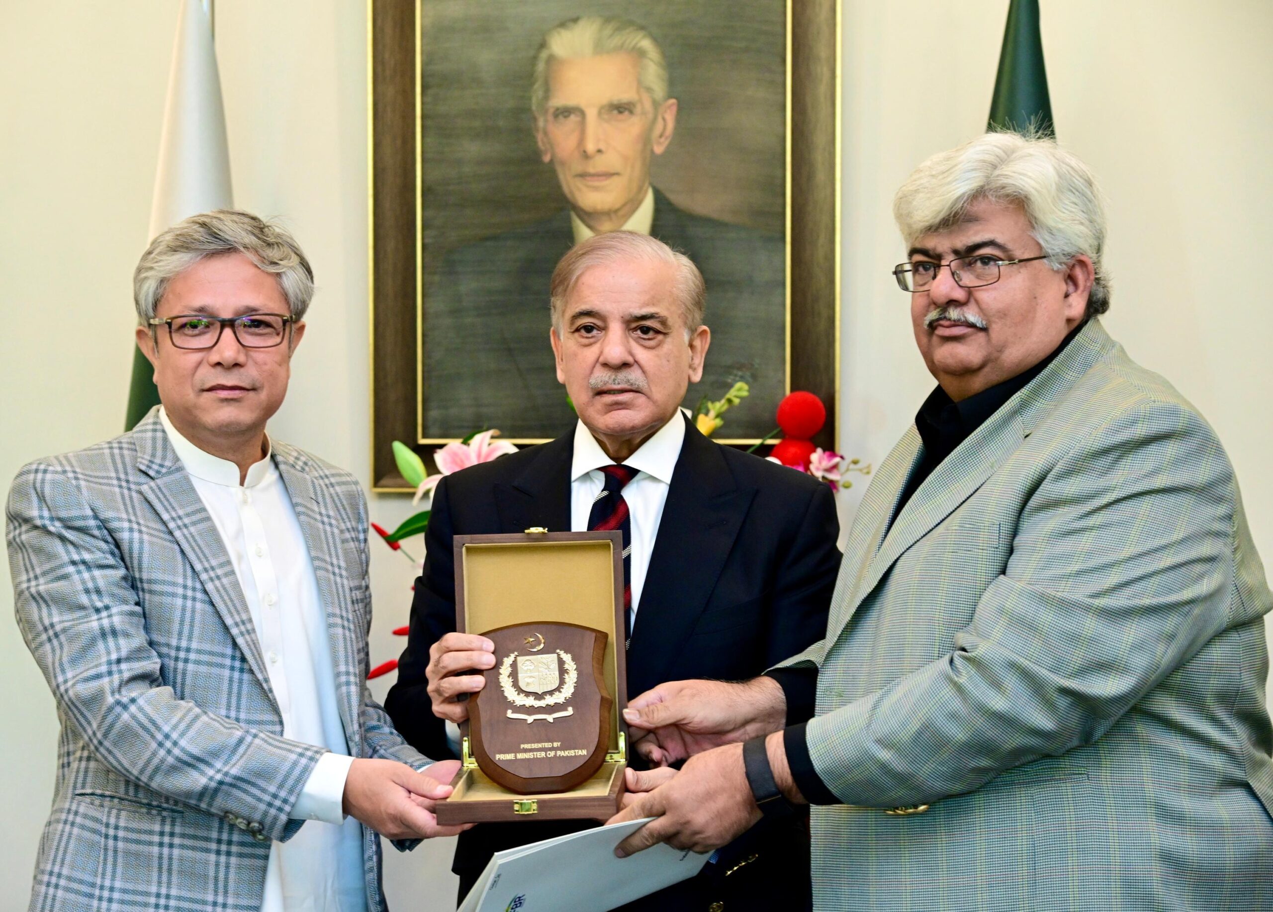 ٹیکس فراڈ کی نشاندہی،افسر کیلیے وزیراعظم نے کیا50 لاکھ انعام کا اعلان