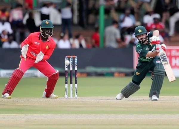 دوسرا ون ڈے:صائم ایوب کی شاندار سنچری،زمبابوے کو  10 وکٹوں سے شکست