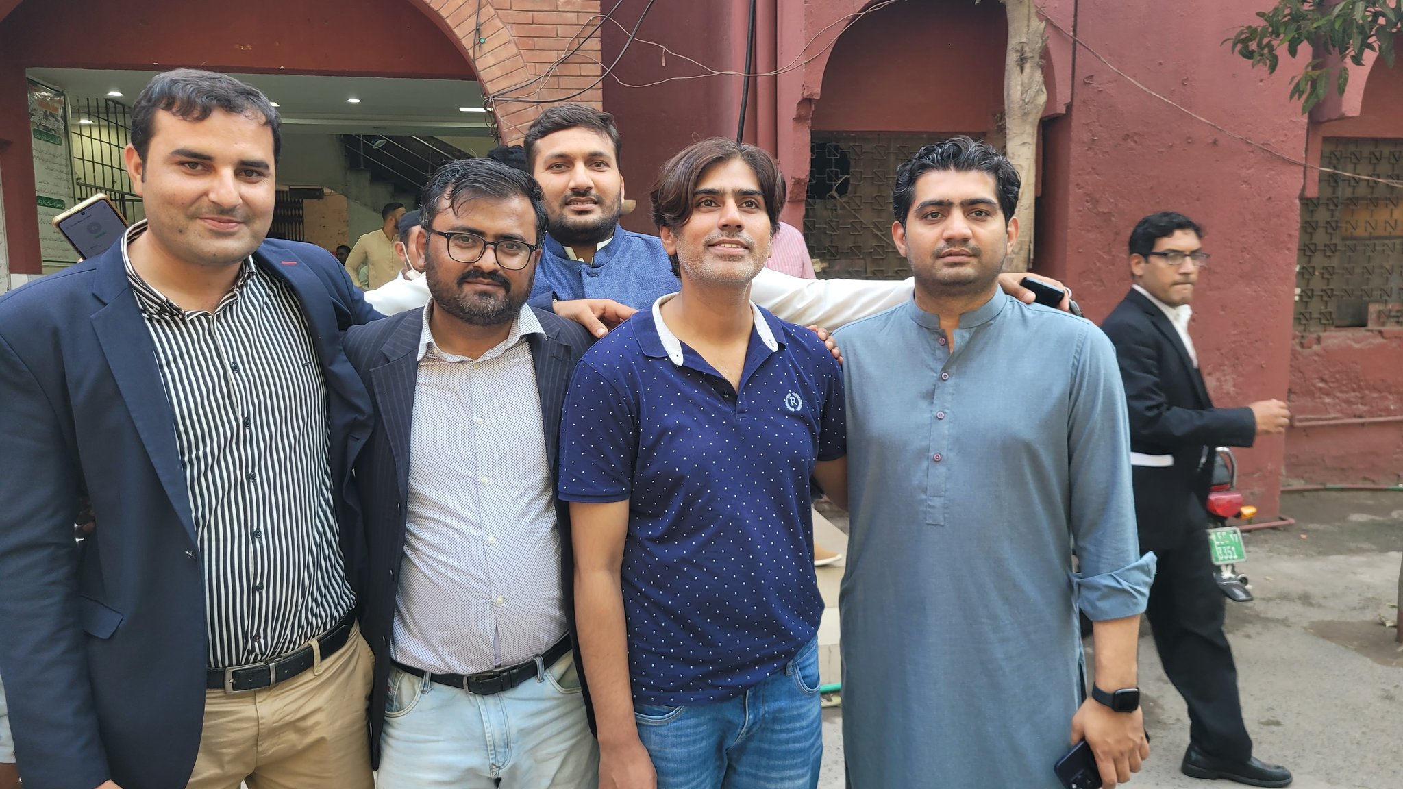 صحافی فراز نظام  مقدمے سے ڈسچارج ،ہتھکڑی کھل گئی