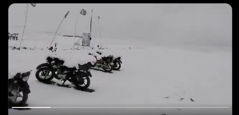 سکردو، دیوسائی میں پھنسے سیاحوں کو ریسکیو کرنے کیلیے پاک فوج کا آپریشن جاری