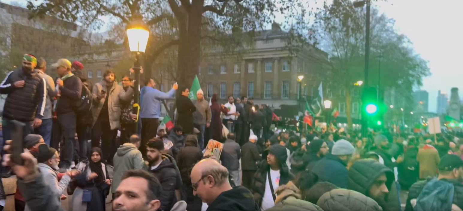 برطانیہ،عمران خان کی رہائی کیلئے  پی ٹی آئی کا تاریخی احتجاج