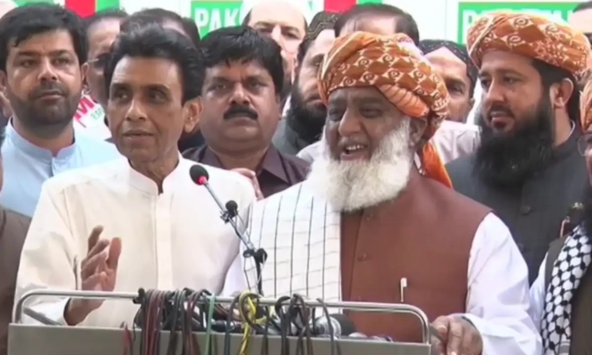 مدارس رجسٹریشن معاملہ: ایم کیو ایم نے مولانا کی حمایت کردی