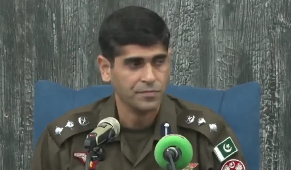 پی ٹی آئی احتجاج:مظاہرین نے برازیلی ساختہ آنسو گیس کے شیل پولیس پر برسائے