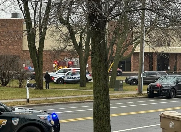 امریکا: 15 سالہ طالبہ کی اسکول میں فائرنگ، ٹیچر اور طالبعلم ہلاک،متعدد زخمی