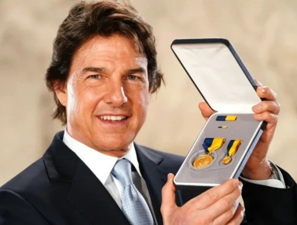 ٹام کروز کو امریکی بحریہ  نے اعلیٰ ترین سول اعزاز سے نواز دیا