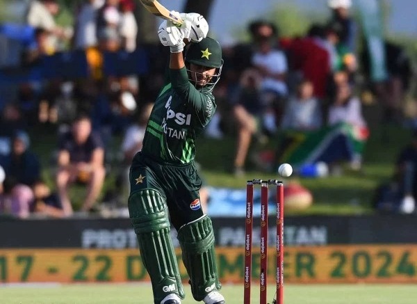 دوسرا ون ڈے:  پاکستان کا جنوبی افریقا کو جیت کے لیے 330 رنز کا ہدف