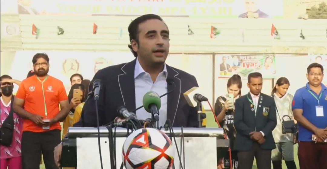 سندھ پنک فٹ بال ٹورنامنٹ،  خواتین کھیلوں کے میدان میں آگے بڑھ رہی ،بلاول