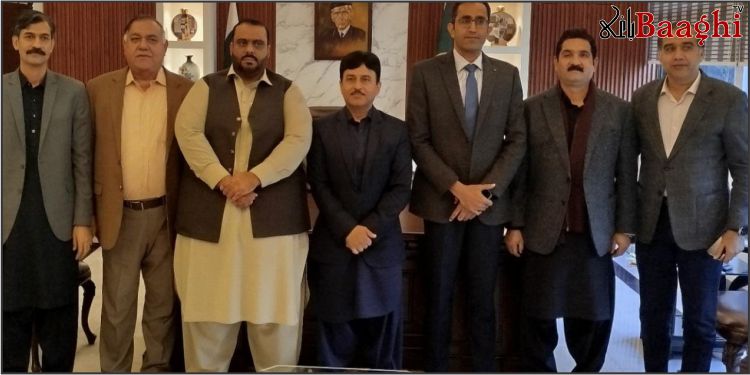 گوجرانوالہ: ترقیاتی منصوبے، گندم کاشت کا ہدف مکمل، کاروباری سہولتوں پر کمشنر کی بریفنگ