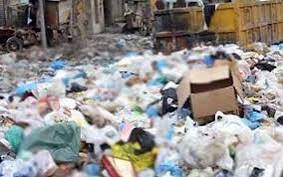 جگہ جگہ گندگی کے ڈھیر ،پانی لوگوں کے گھروں،لوگ مختلف امراض کا شکار