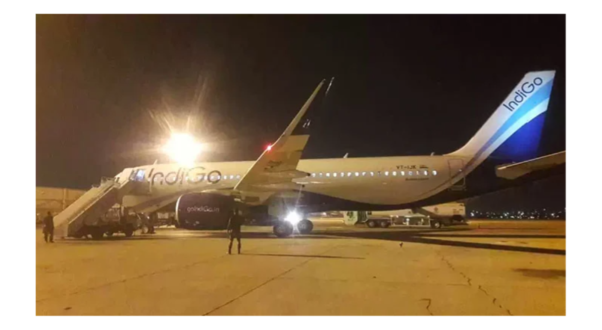 کراچی،بھارتی پرواز کی ہنگامی لینڈنگ