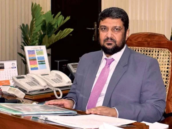 سابق ڈی جی شہزاد سلیم کیخلاف تادیبی کارروائی روکنے کے حکم میں  توسیع