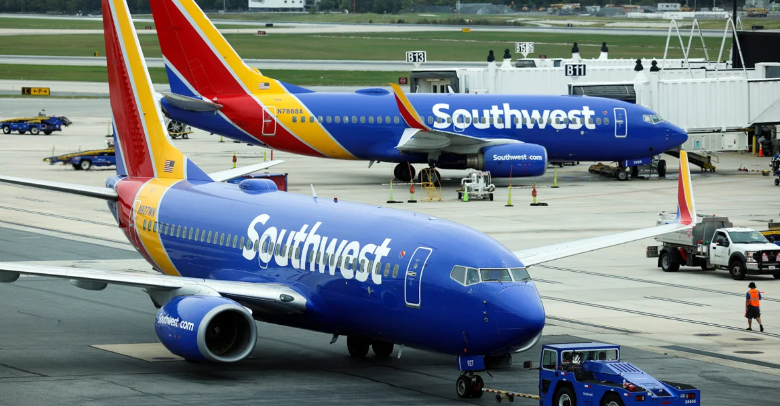 ڈیلاس ایئرپورٹ،طیارے کو گولی لگ گئی