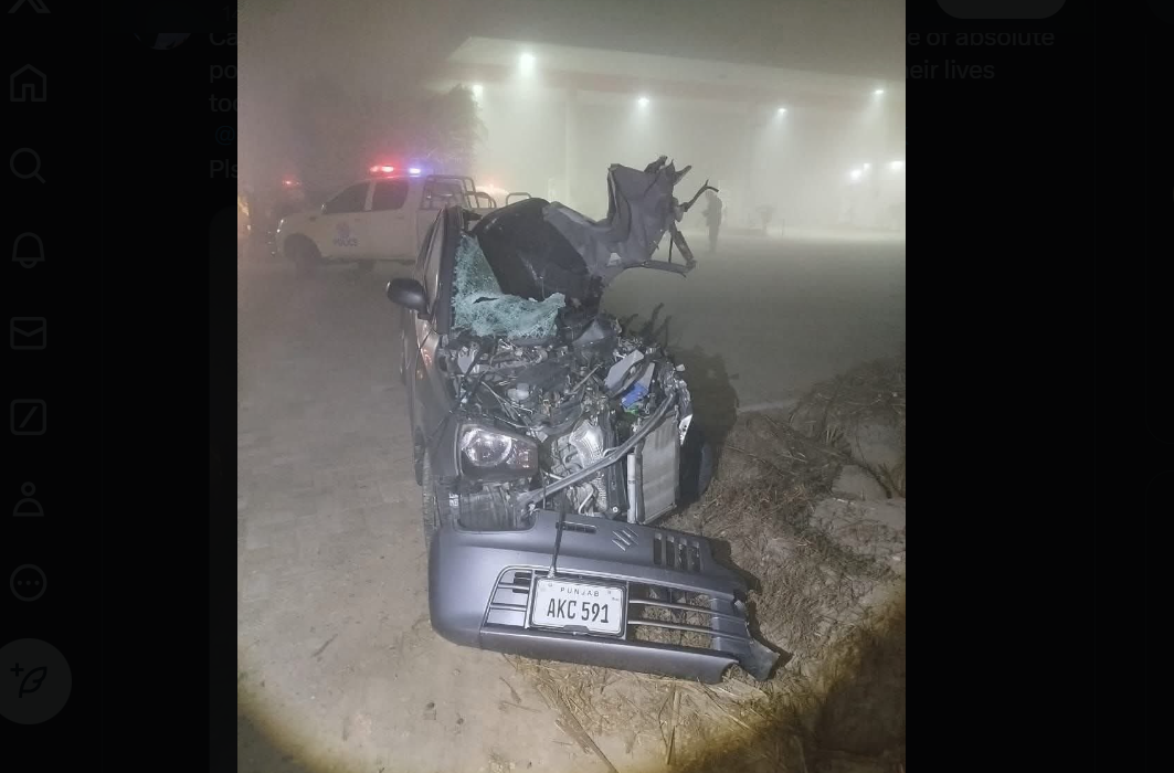 فیصل آباد،گاڑیوں کا ناقص معیار،حادثے میں کارمکمل تباہ