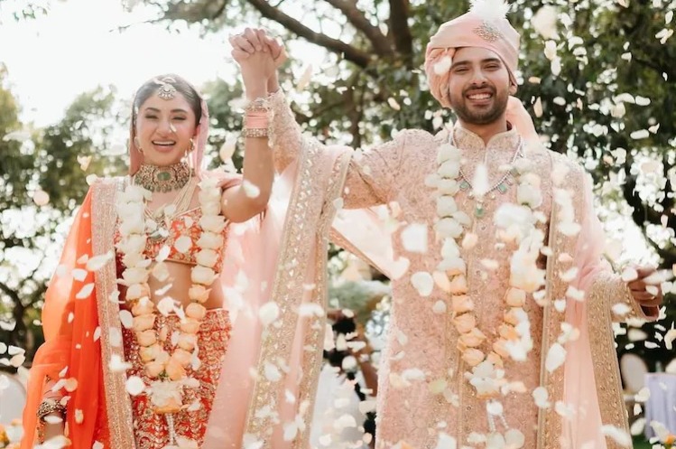 گلوکار ارمان ملک اور فیشن بلاگر آشنا شروف نے شادی کر لی