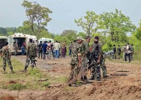 بھارتی ریاست چھتیس گڑھ   میں   باغیوں کا حملہ، 10 سیکیورٹی اہلکار ہلاک