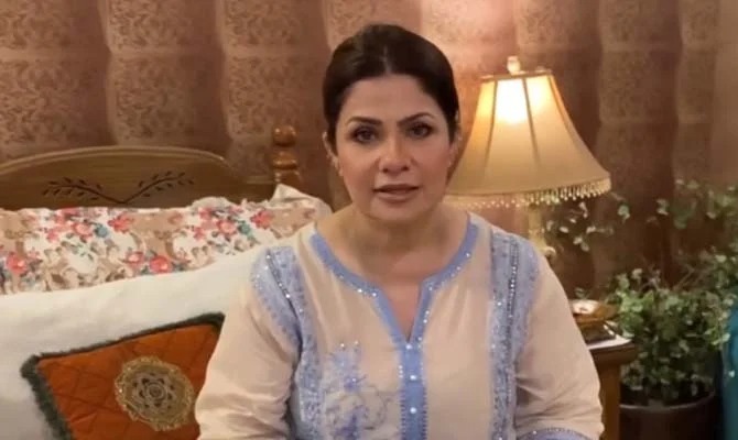 شوبز میں آنے پر مجھے سب سے پہلا برا اپنی بیٹی کی پیدائش پر لگا،امبرخان