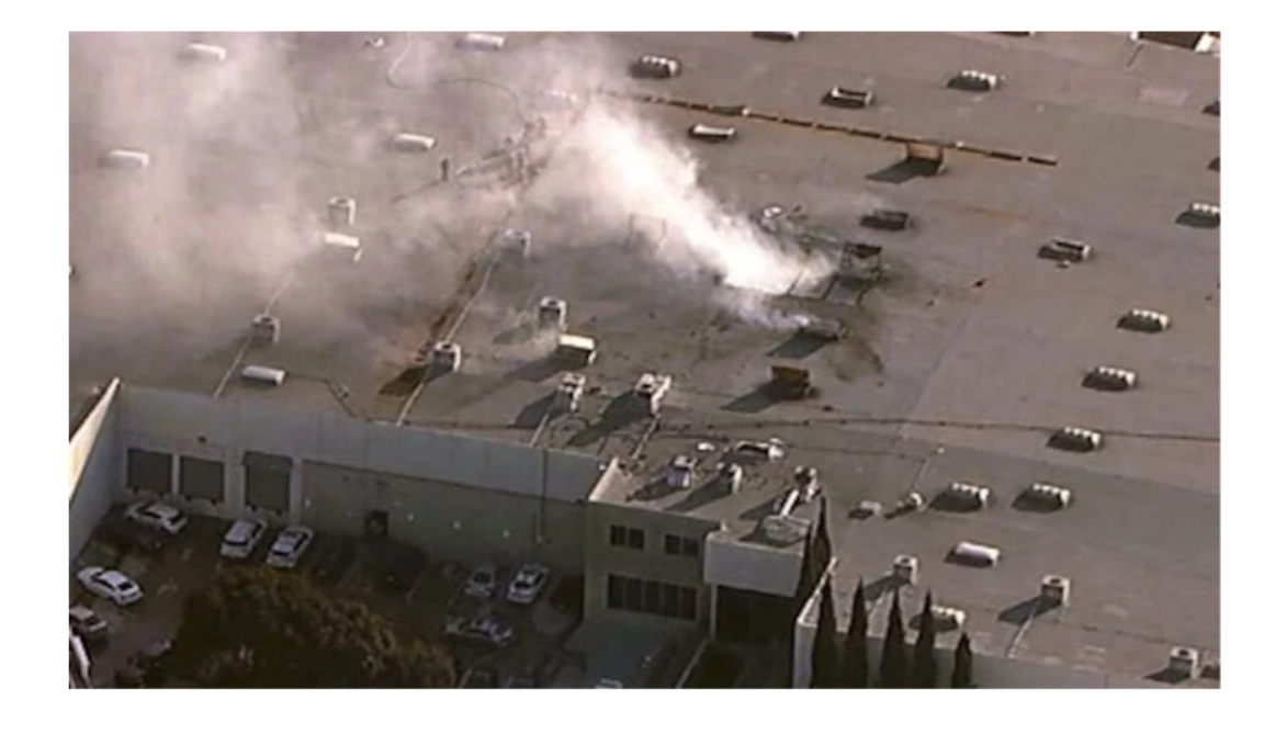 plane crashes into commercial building in California
