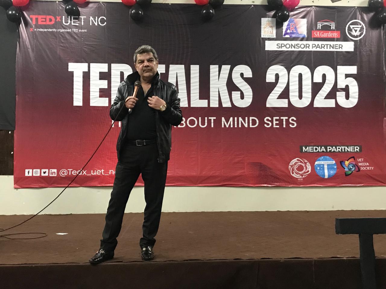 پیسہ زندگی میں کتنی اہمیت کا حامل؟  مبشر لقمان کا یو ای ٹی میں طلبا سے خطاب