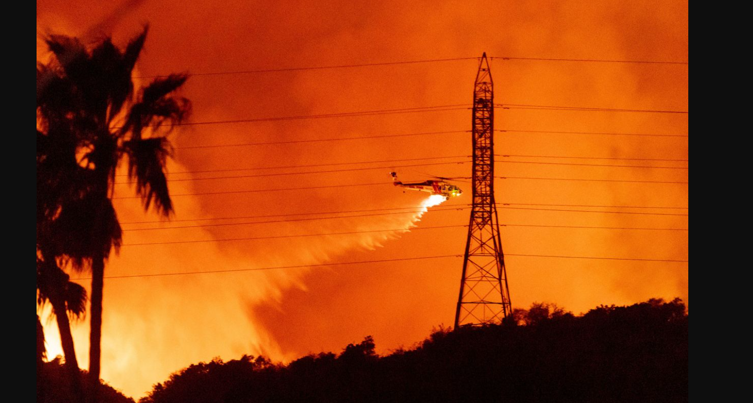 امریکہ میں تباہ کن آگ،12 ہزار عمارتیں راکھ کا ڈھیر،ہزاروں افراد کی نقل مکانی