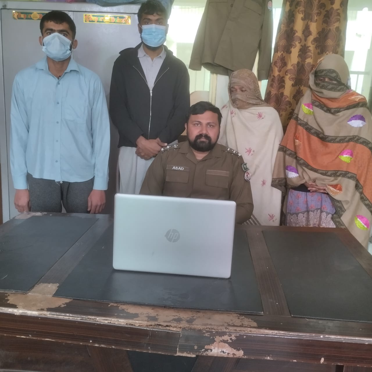 دلہن کے روپ میں شہریوں کو لوٹنے والا گینگ گرفتار