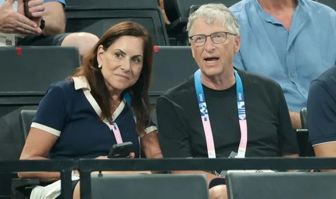 بل گیٹس نے اپنی گرل فرینڈ سے تعلقات کے بارے  خاموشی توڑ دی