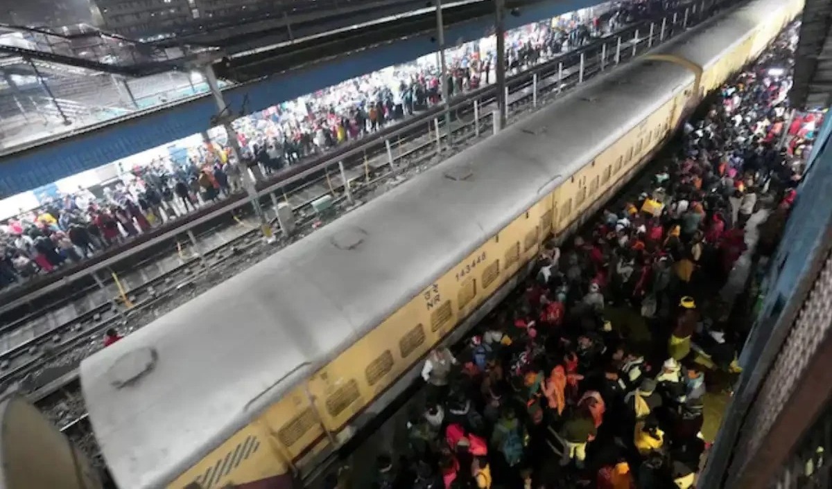 حکام کی نااہلی کے باعث نئی دہلی کے ریلوے اسٹیشن پر بھگدڑ ، 18 افراد ہلاک،درجنوں زخمی