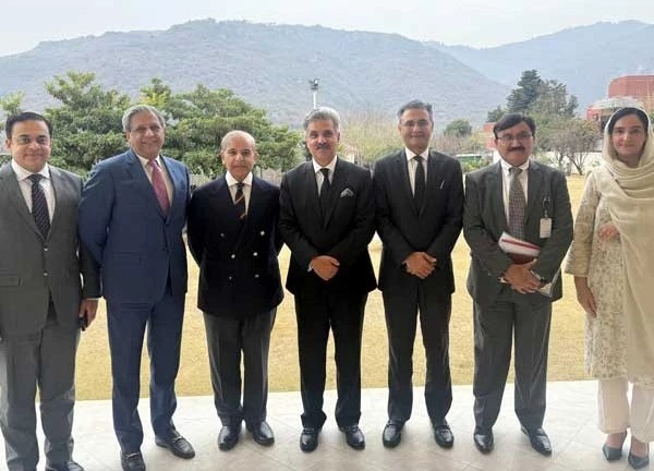 وزیرِ اعظم  کی چیف جسٹس کو  لاپتا افراد کے حوالے سے مؤثر اقدامات  کی  یقین دہانی