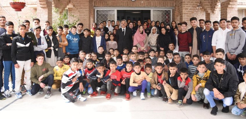 چیف جسٹس پاکستان  کااہلیہ کے ہمراہ ایس او ایس ولیج پشاور کا دورہ