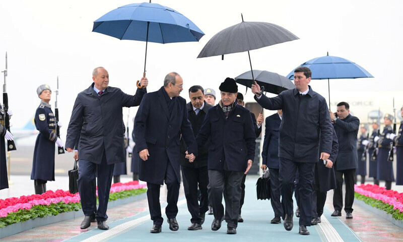 وزیراعظم شہباز شریف 2 روزہ دورے پر ازبکستان پہنچ گئے