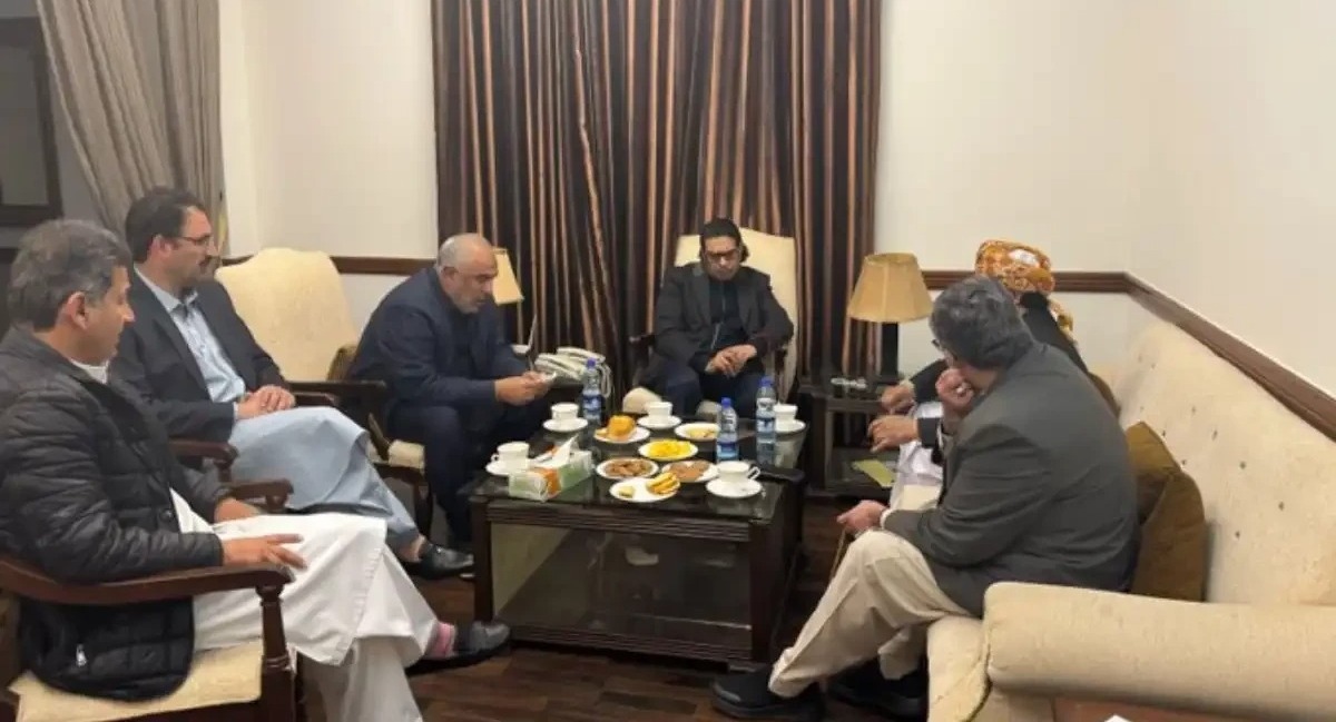 پی ٹی آئی اور جے یو آئی کی اہم ملاقات کی اندرونی تفصیلات سامنے آگئیں