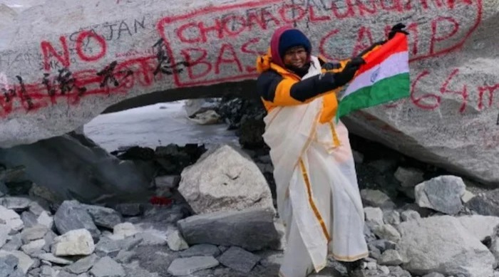 59 سالہ  خاتون یوٹیوب سے ٹپس سیکھ کر ماؤنٹ ایورسٹ کے بیس کیمپ پر پہنچ گئی