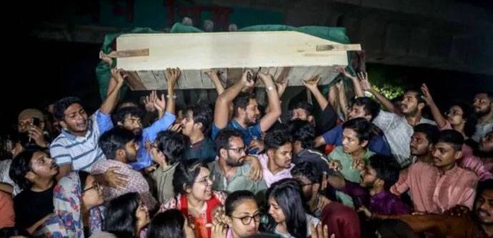 8 سالہ زیادتی کا شکار بچی کی موت، ملک بھر میں شدید احتجاج