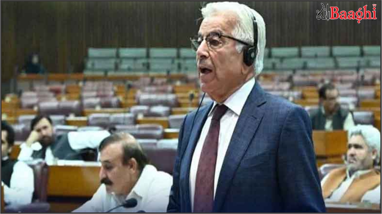 پاکستان کی سیاسی جنگ پاکستان میں لڑیں،خواجہ آصف کا سخت ردعمل